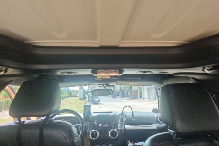 Used Jeep Wrangler 2013 3.6L Rubicon two-door version Headliner