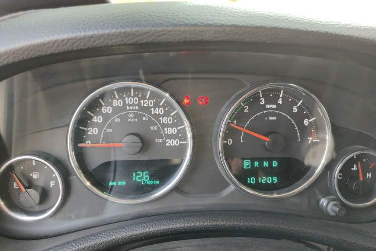 Used Jeep Wrangler 2013 3.6L Four-Door 10th Anniversary Edition Instrument Cluster