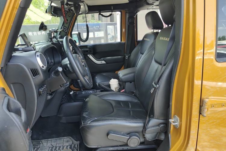 Used Jeep Wrangler 2013 3.6L Four-Door 10th Anniversary Edition Left Front Seat