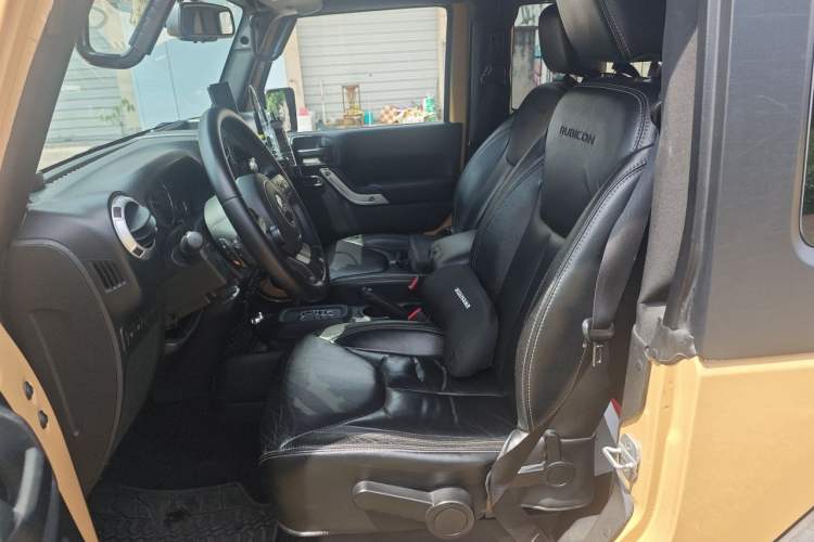 Used Jeep Wrangler 2013 3.6L Rubicon two-door version Left Front Seat