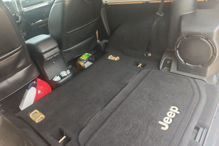 Used Jeep Wrangler 2013 3.6L Rubicon two-door version Left Rear Seat