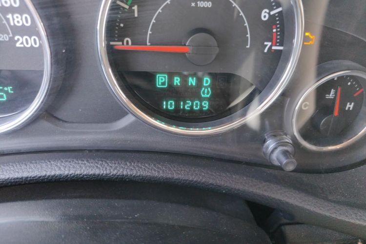 Used Jeep Wrangler 2013 3.6L Four-Door 10th Anniversary Edition Odometer Close Up