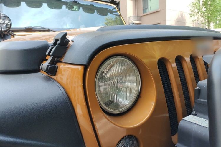 Used Jeep Wrangler 2013 3.6L Sahara Four-Door Edition Right Front Headlight