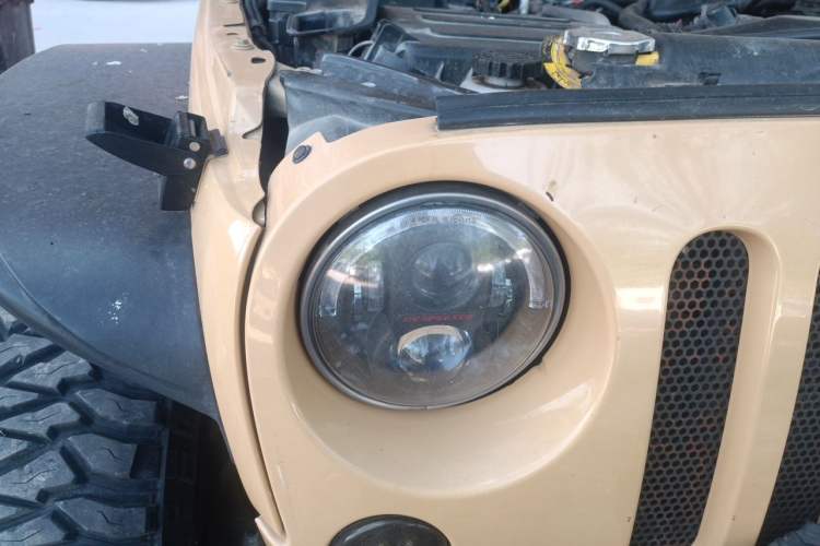 Used Jeep Wrangler  Right Front Headlight