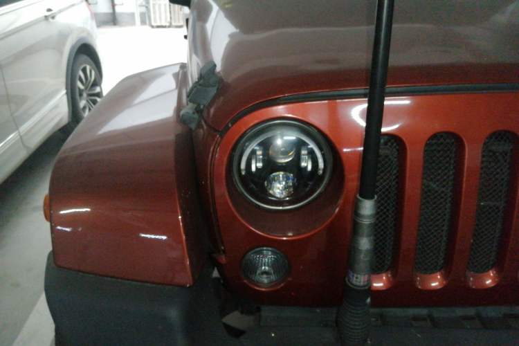 Used Jeep Wrangler 2013 3.6L Sahara two-door model Right Front Headlight