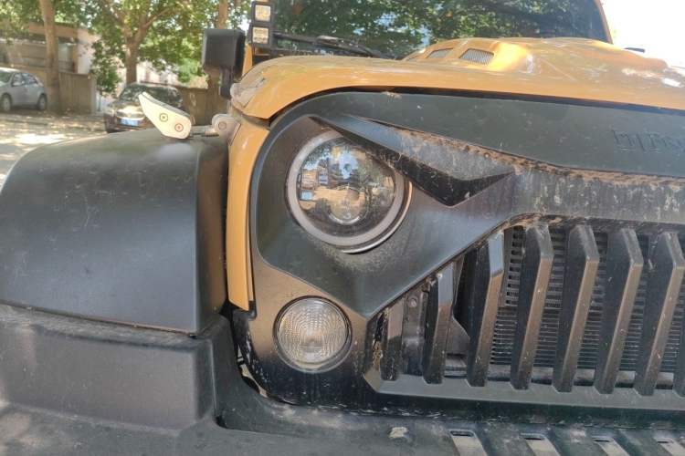 Used Jeep Wrangler 2013 3.6L Rubicon two-door version Right Front Headlight