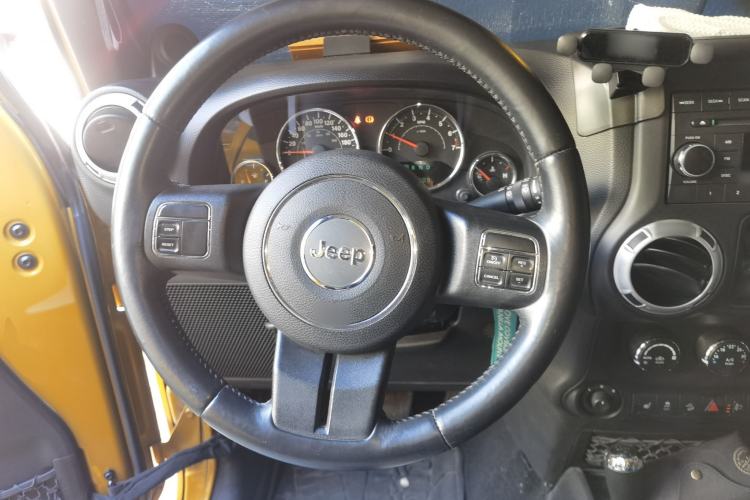 Used Jeep Wrangler 2013 3.6L Sahara Four-Door Edition Steering Wheel
