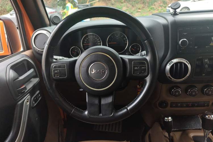Used Jeep Wrangler 2013 3.6L Sahara Four-Door Edition Steering Wheel