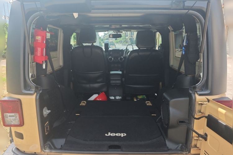 Used Jeep Wrangler 2013 3.6L Rubicon two-door version Trunk