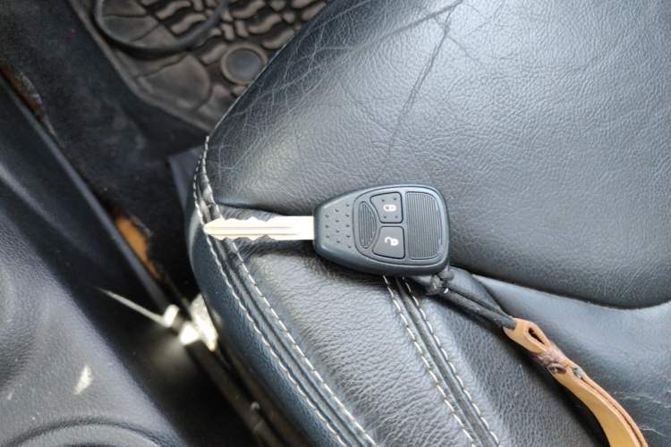 Used Jeep Wrangler 2013 3.6L Four-Door 10th Anniversary Edition Vehicle Key