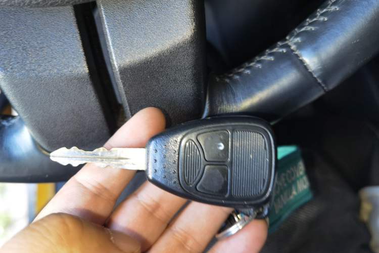 Used Jeep Wrangler 2013 3.6L Sahara Four-Door Edition Vehicle Key