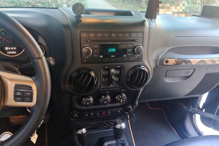 Used Jeep Wrangler 2014 3.6L Longteng Collection Edition Audio And AC Panel