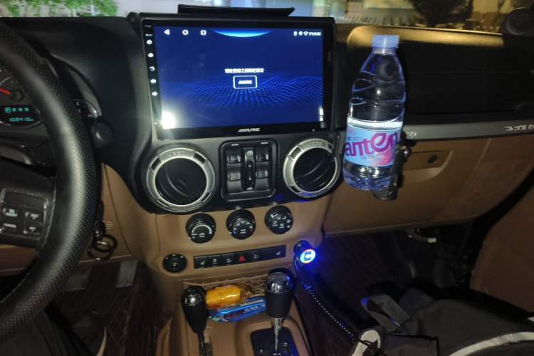 Used Jeep Wrangler 2014 3.0L Sahara Four-Door Edition Audio And AC Panel