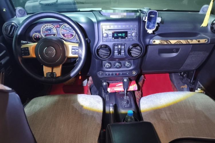 Used Jeep Wrangler 2014 3.6L Longteng Collection Edition Center Console
