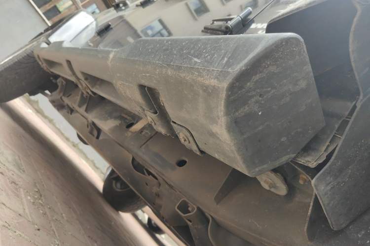 Used Jeep Wrangler 2014 2.8TD Sahara Four-Door Edition Chassis Front Right
