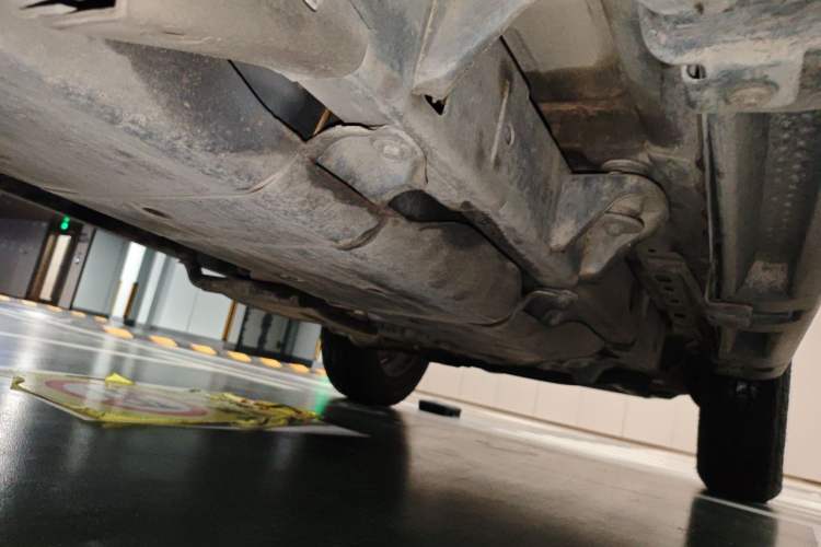 Used Jeep Wrangler 2014 2.8TD Sahara Four-Door Edition Chassis Rear Right