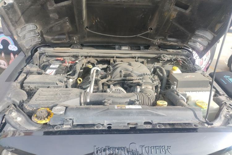 Used Jeep Wrangler 2014 3.0L Sahara Four-Door Edition Engine Bay