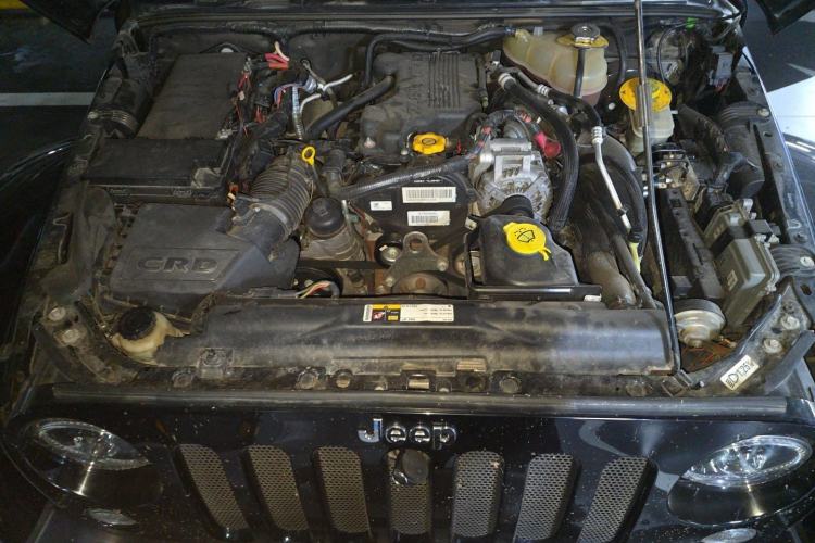 Used Jeep Wrangler 2014 2.8TD Sahara Four-Door Edition Engine Bay