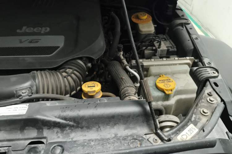 Used Jeep Wrangler 2014 3.6L Longteng Collection Edition Engine Bay Left