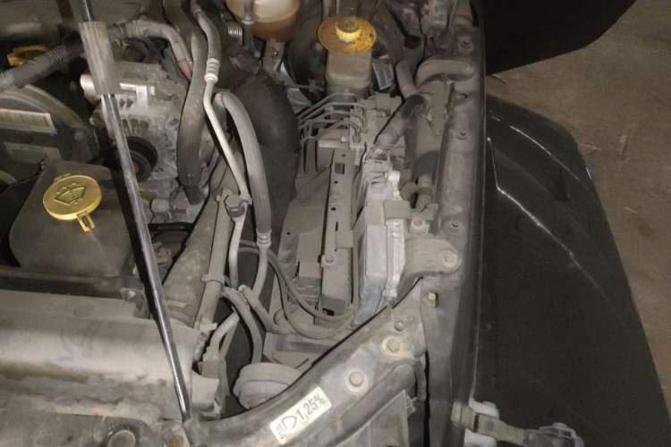 Used Jeep Wrangler 2014 2.8TD Sahara Four-Door Edition Engine Bay Left