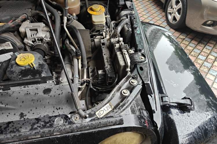 Used Jeep Wrangler 2014 2.8TD Sahara Four-Door Edition Engine Bay Left