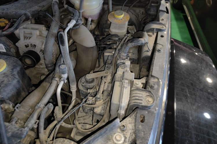Used Jeep Wrangler 2014 2.8TD Sahara Four-Door Edition Engine Bay Left