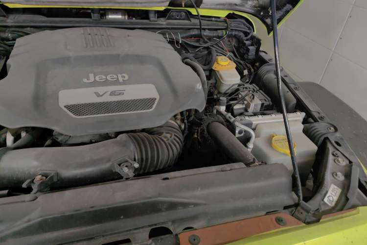 Used Jeep Wrangler 2014 3.6L Longteng Collection Edition Engine Bay Left