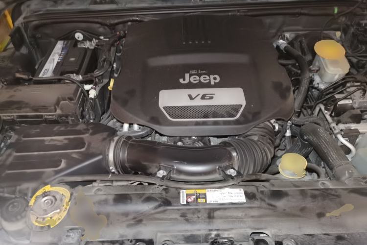 Used Jeep Wrangler 2014 3.6L Longteng Collection Edition Engine Bay