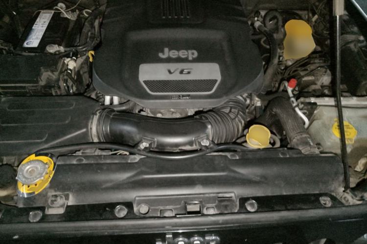 Used Jeep Wrangler 2014 3.0L Sahara Four-Door Edition Engine Bay