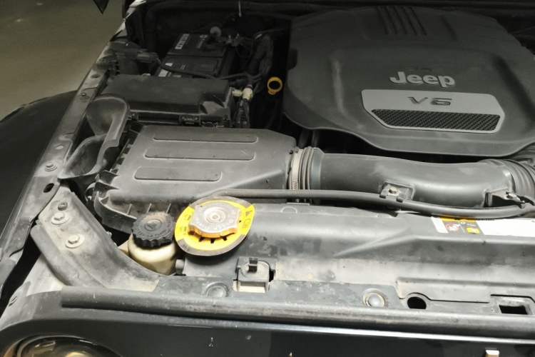 Used Jeep Wrangler 2014 3.6L Longteng Collection Edition Engine Bay Right