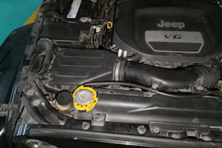 Used Jeep Wrangler 2014 3.0L Sahara Four-Door Edition Engine Bay Right