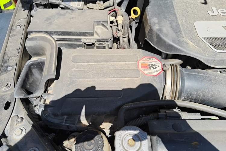Used Jeep Wrangler 2014 3.0L Sahara Four-Door Edition Engine Bay Right
