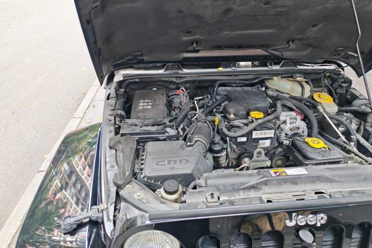 Used Jeep Wrangler 2014 2.8TD Sahara Four-Door Edition Engine Bay Right