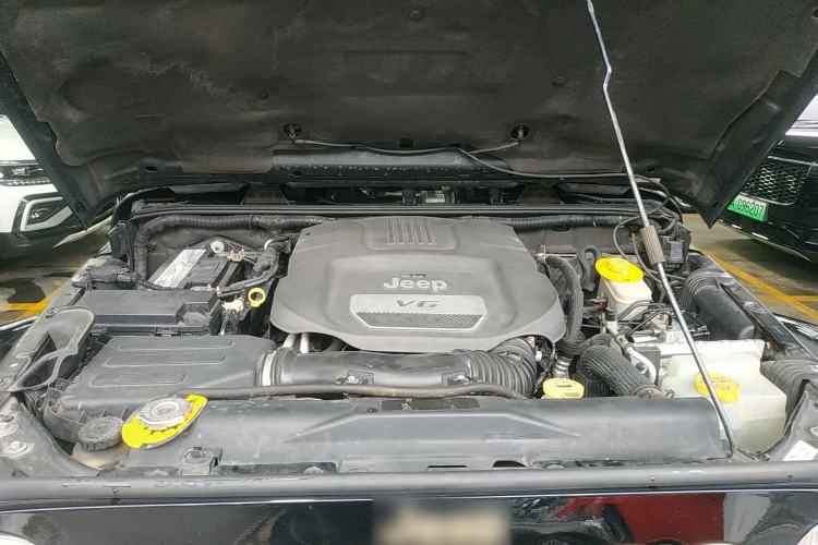 Used Jeep Wrangler 2014 3.6L Longteng Collection Edition Engine Bay