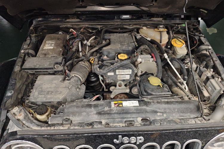 Used Jeep Wrangler 2014 2.8TD Sahara Four-Door Edition Engine Bay