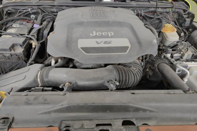Used Jeep Wrangler 2014 3.6L Longteng Collection Edition Engine Bay