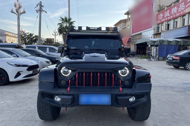 Used Jeep Wrangler 2014 2.8TD Sahara Four-Door Edition Exterior 1