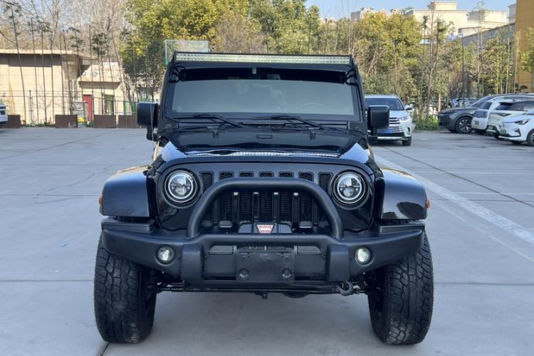 Used Jeep Wrangler 2014 3.0L Sahara Four-Door Edition Exterior 1