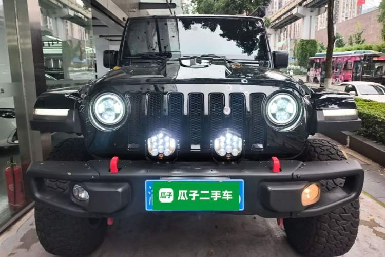 Used Jeep Wrangler 2014 3.0L Sahara Four-Door Edition Front