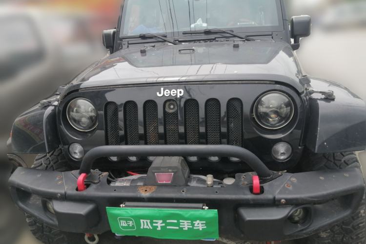 Used Jeep Wrangler 2014 3.0L Sahara Four-Door Edition Front