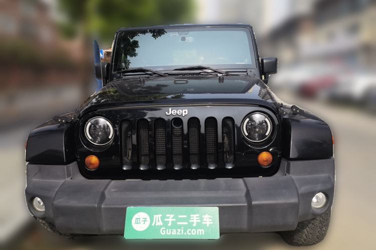 Used Jeep Wrangler 2014 3.0L Sahara Four-Door Edition Front