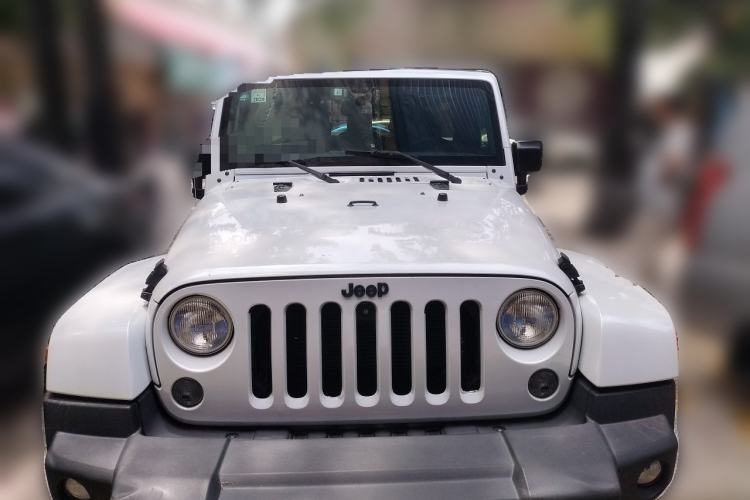 Used Jeep Wrangler 2014 3.0L Sahara Four-Door Edition Front