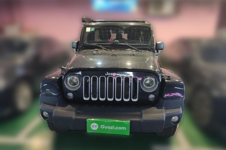 Used Jeep Wrangler 2014 2.8TD Sahara Four-Door Edition Front
