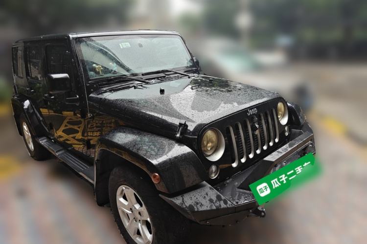 Used Jeep Wrangler 2014 2.8TD Sahara Four-Door Edition Front Right 45 Deg