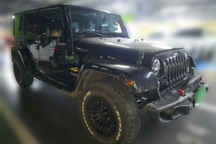 Used Jeep Wrangler 2014 2.8TD Sahara Four-Door Edition Front Right 45 Deg