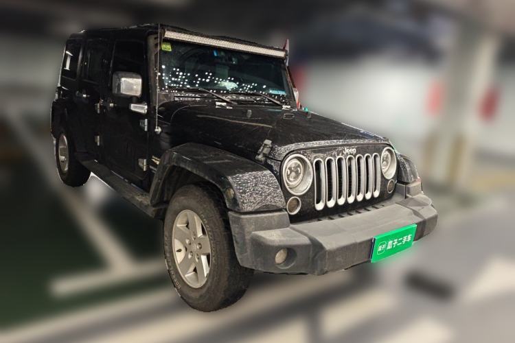 Used Jeep Wrangler 2014 2.8TD Sahara Four-Door Edition Front Right 45 Deg