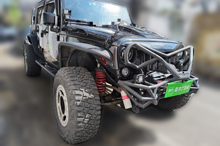 Used Jeep Wrangler 2014 3.0L Sahara Four-Door Edition Front Right 45 Deg