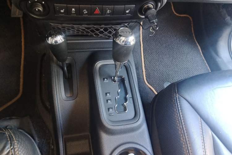 Used Jeep Wrangler 2014 3.6L Longteng Collection Edition Gear Lever