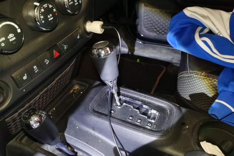 Used Jeep Wrangler 2014 3.6L Longteng Collection Edition Gear Lever