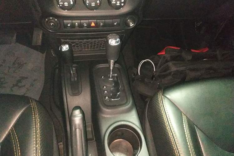 Used Jeep Wrangler 2014 3.6L Longteng Collection Edition Gear Lever